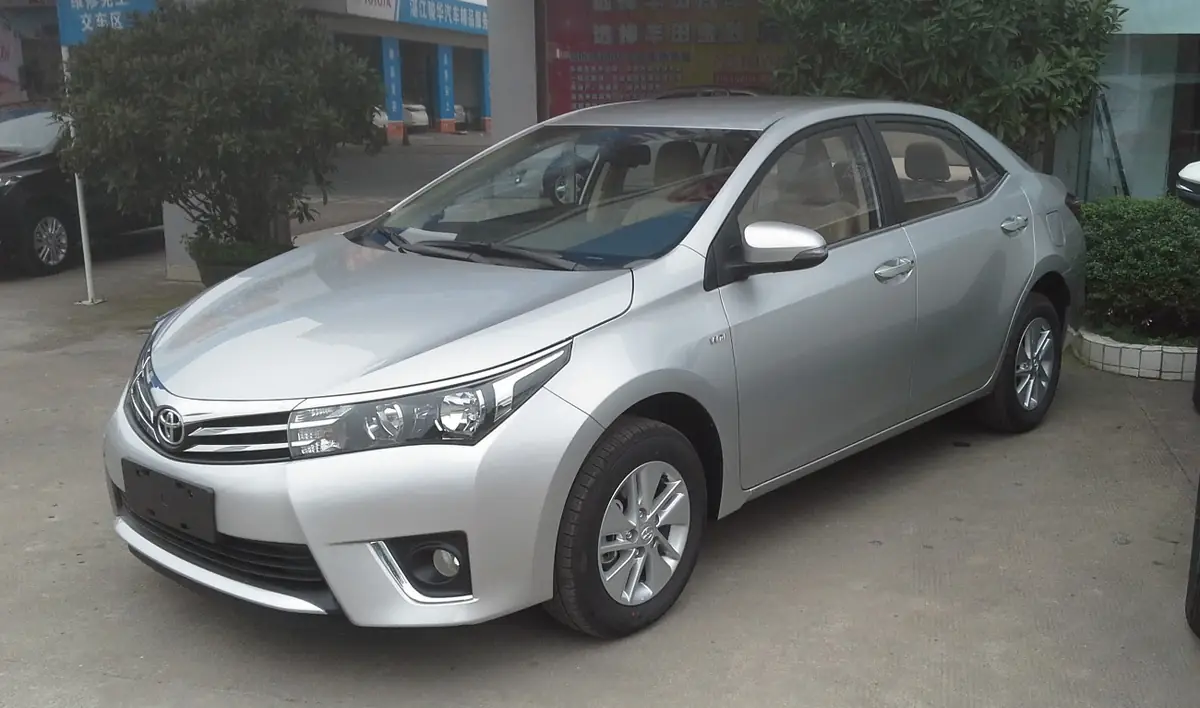 Sedan hạng C/D — Civic, Mazda3, K3, Camry