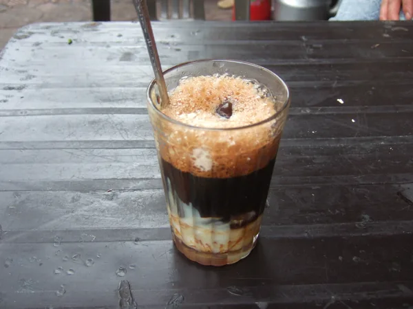 Ly cà phê sữa đá pha phin