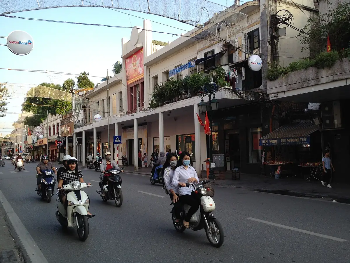 Phố Tràng Tiền, Hà Nội