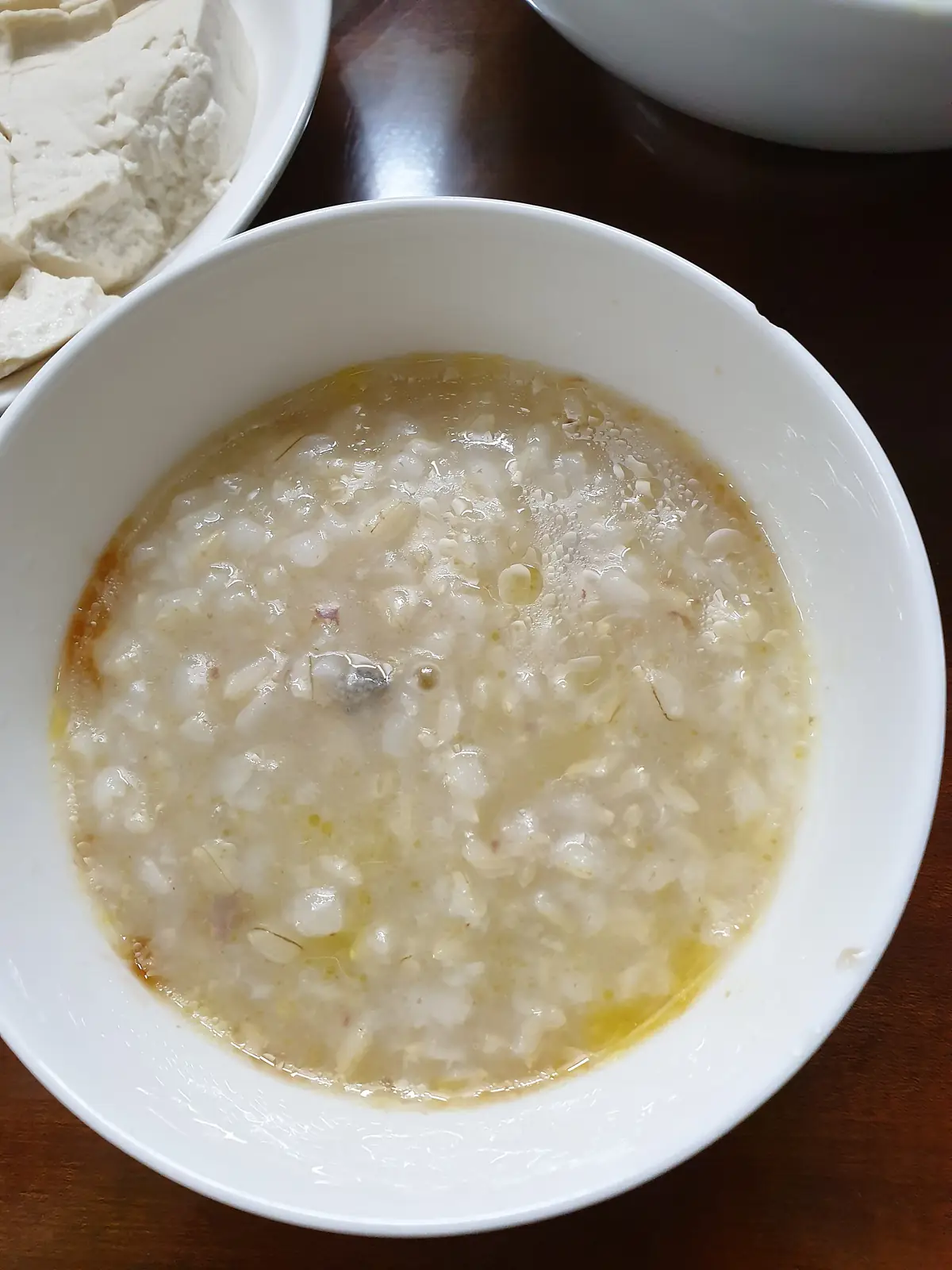 Cháo gà hạt sen, cà rốt
