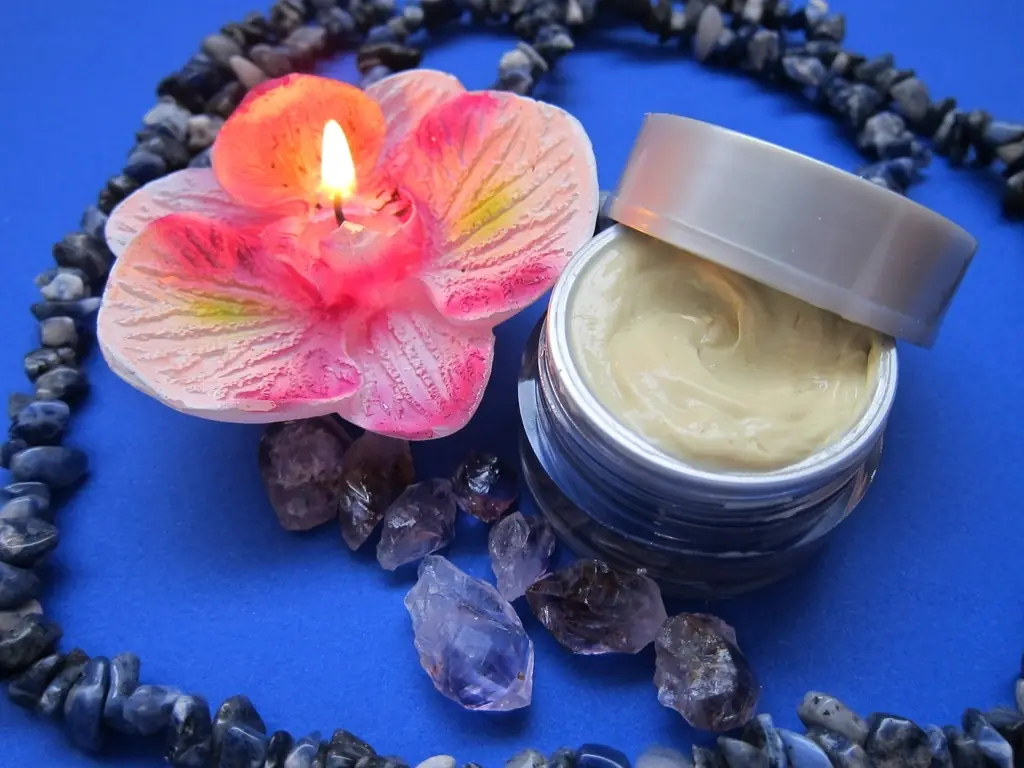 Dùng retinol đúng cách: lịch 12 tuần không bong tróc