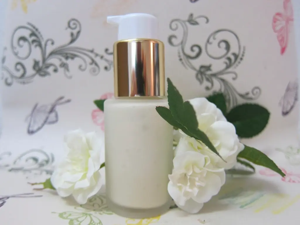 Kem chống nắng phổ rộng SPF 50+ PA++++ — Sương UV Shield