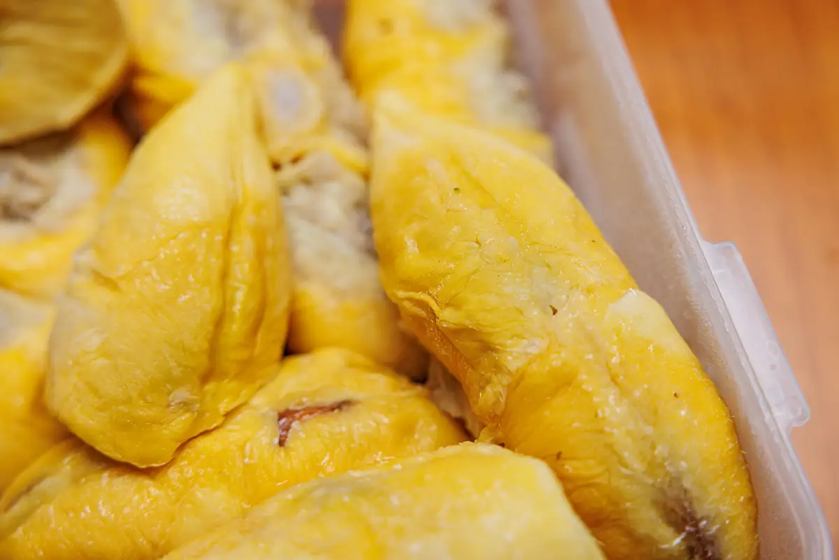 Cơm sầu riêng Ri6 hút chân không