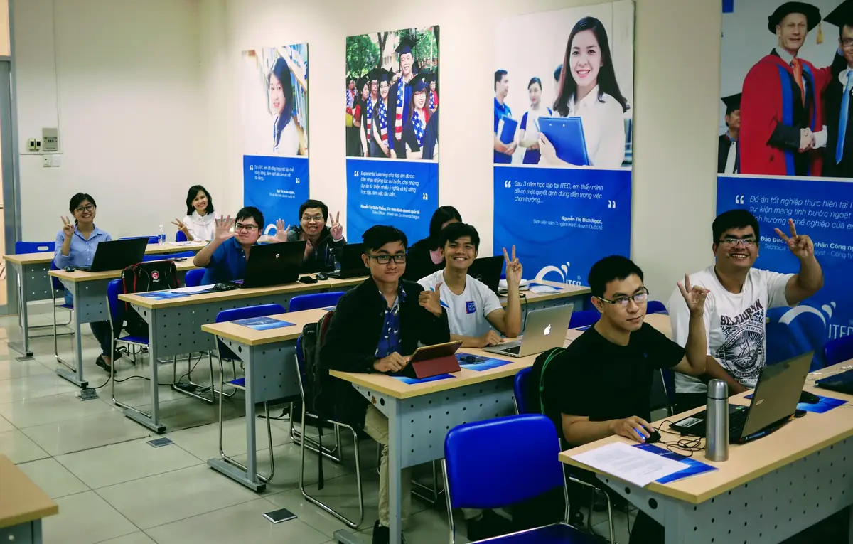 Người đi làm muốn nói được