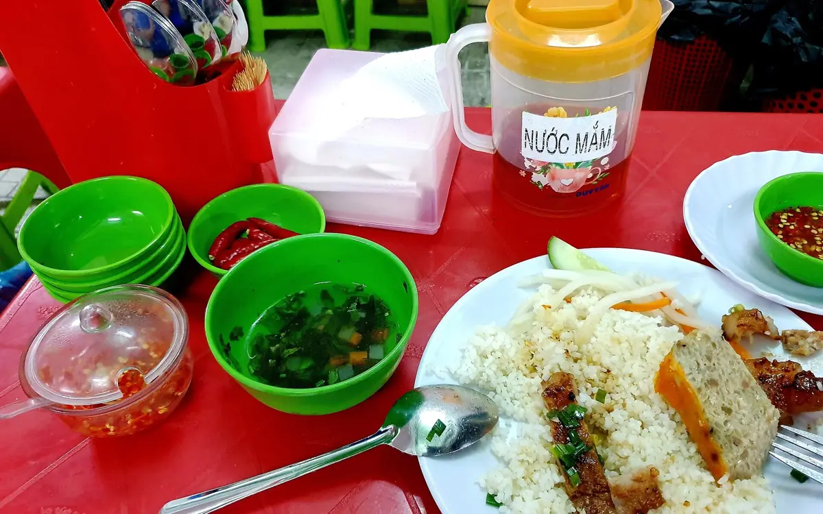 Quán cơm bình dân