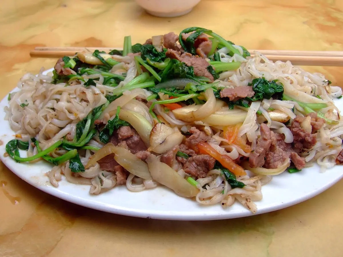Phở xào, cơm rang dưa bò