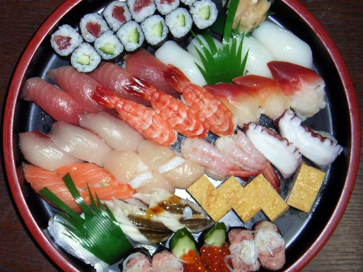 Sushi & cơm Nhật