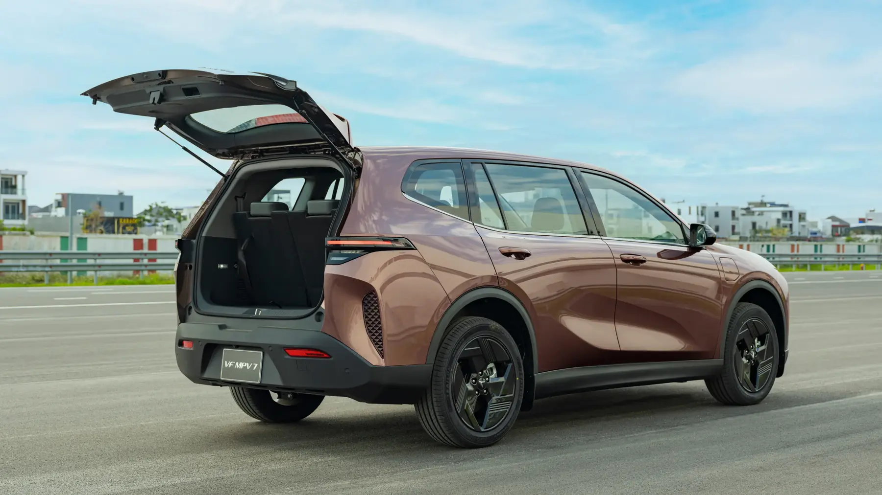 VinFast VF MPV 7 ngoại thất 2